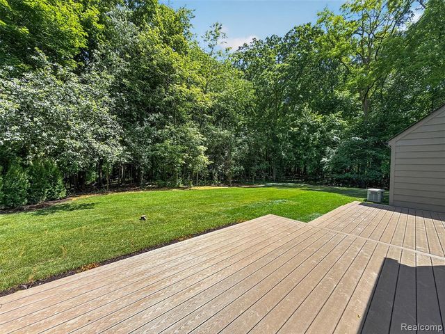1366 Conge Drive, Bloomfield Hills, MI 48304