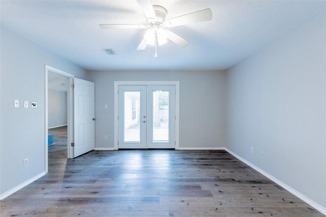 76 Hickory Oak Drive, The Woodlands, TX 77381