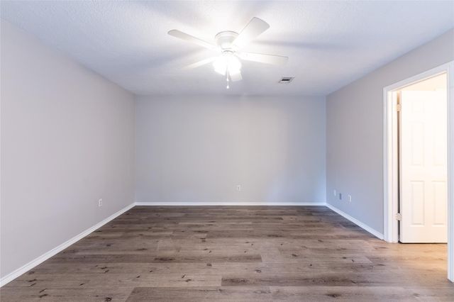 76 Hickory Oak Drive, The Woodlands, TX 77381