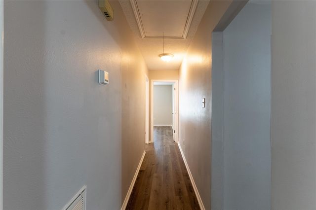 76 Hickory Oak Drive, The Woodlands, TX 77381