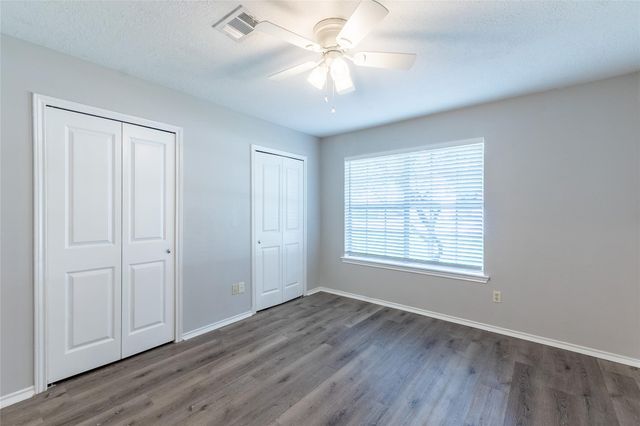 76 Hickory Oak Drive, The Woodlands, TX 77381