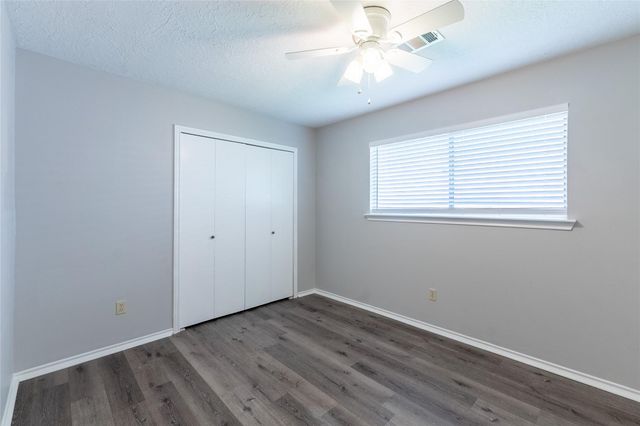 76 Hickory Oak Drive, The Woodlands, TX 77381