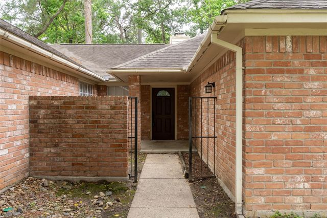 76 Hickory Oak Drive, The Woodlands, TX 77381