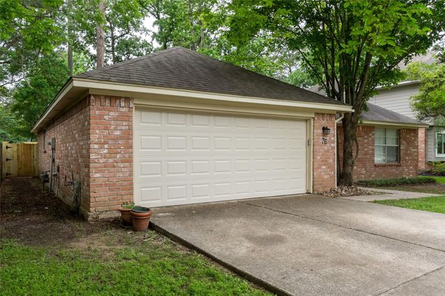 76 Hickory Oak Drive, The Woodlands, TX 77381