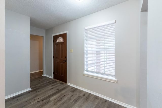 76 Hickory Oak Drive, The Woodlands, TX 77381