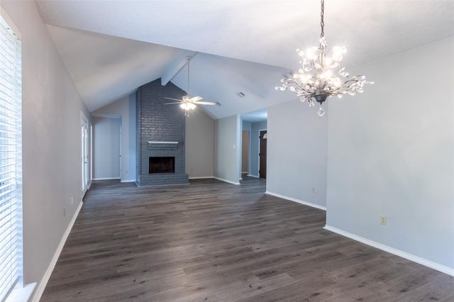 76 Hickory Oak Drive, The Woodlands, TX 77381