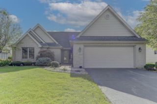 2116 Briarwood Lane, Highland, IN 46322