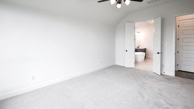 3804 Sonesta ST, Lockhart, TX 78644