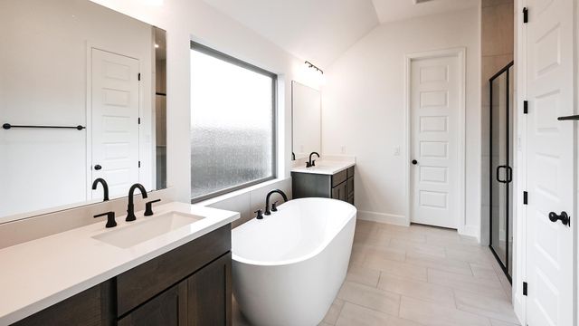 3804 Sonesta ST, Lockhart, TX 78644