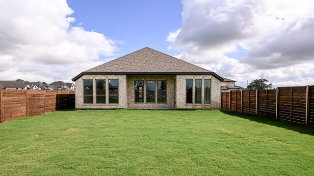 3804 Sonesta ST, Lockhart, TX 78644