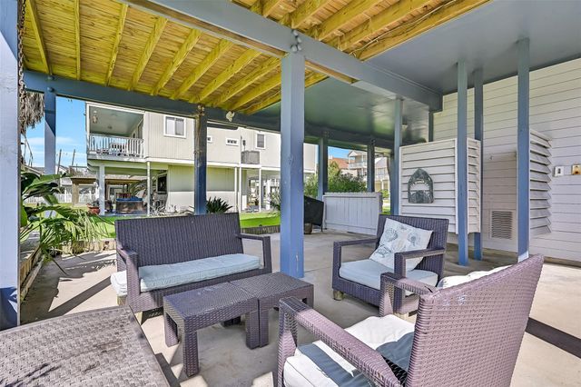 13819 San Domingo Drive, Galveston, TX 77554