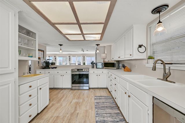 13819 San Domingo Drive, Galveston, TX 77554