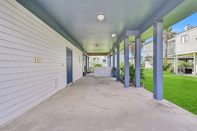 13819 San Domingo Drive, Galveston, TX 77554
