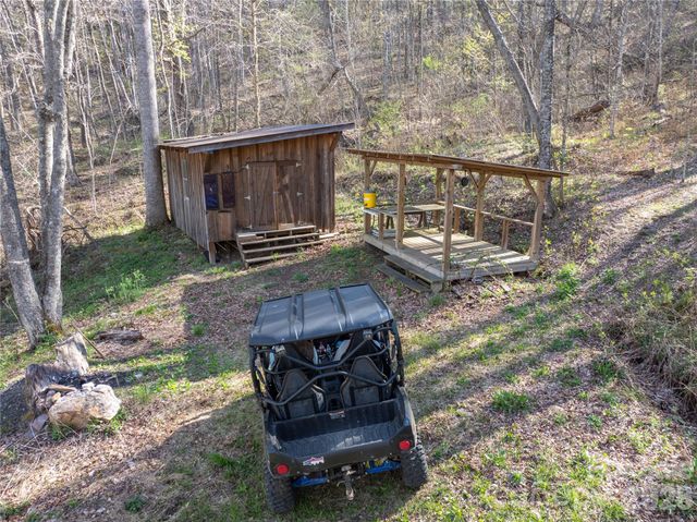 48 Benfield Road, Weaverville, NC 28787