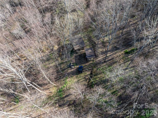 48 Benfield Road, Weaverville, NC 28787