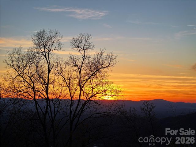 48 Benfield Road, Weaverville, NC 28787