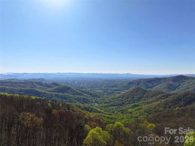 48 Benfield Road, Weaverville, NC 28787