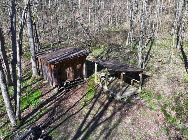 48 Benfield Road, Weaverville, NC 28787