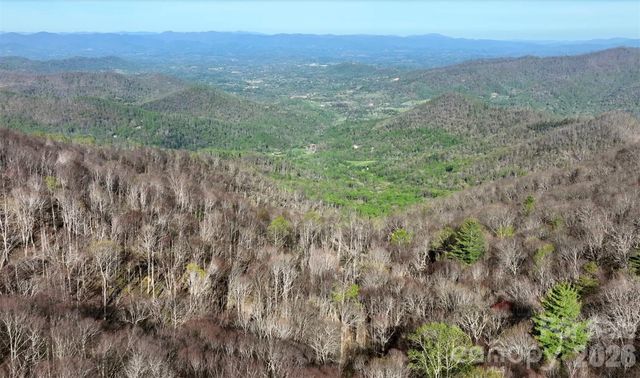 48 Benfield Road, Weaverville, NC 28787