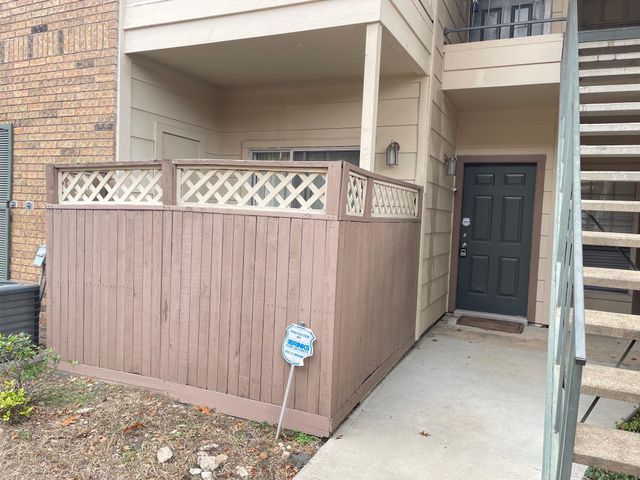 2626 Holly Hall Street 409, Houston, TX 77054