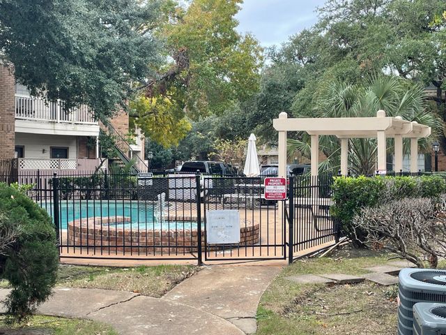 2626 Holly Hall Street 409, Houston, TX 77054