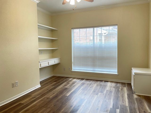 2626 Holly Hall Street 409, Houston, TX 77054