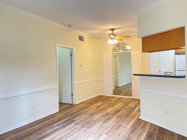 2626 Holly Hall Street 409, Houston, TX 77054