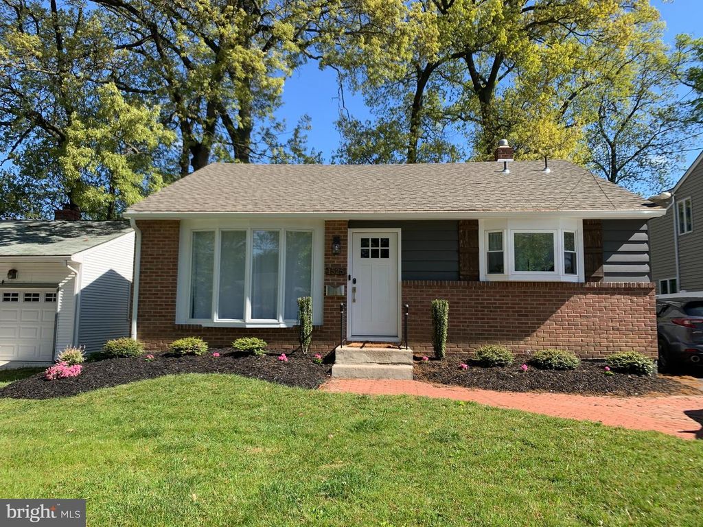 1525 CEDAR AVE, Haddon Heights, NJ 08035