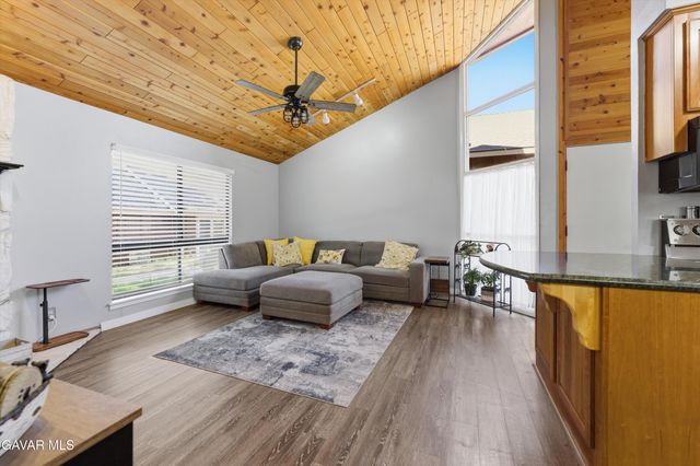 122 Meadow Lakes Drive, Tehachapi, CA 93561