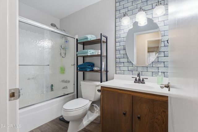 122 Meadow Lakes Drive, Tehachapi, CA 93561