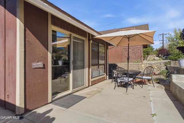 122 Meadow Lakes Drive, Tehachapi, CA 93561