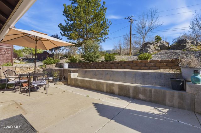 122 Meadow Lakes Drive, Tehachapi, CA 93561