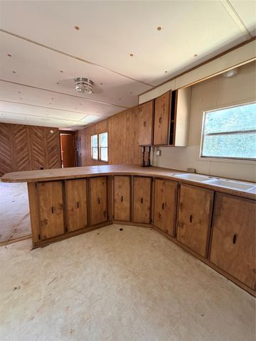 145 St Regis, Livingston, TX 77351