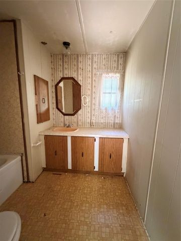 145 St Regis, Livingston, TX 77351