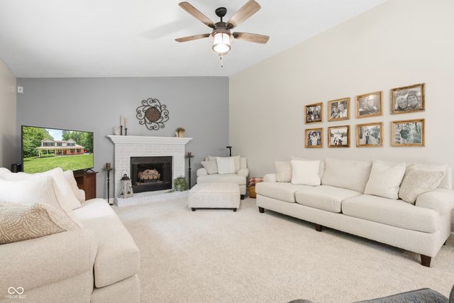 1359 S Paradise Bay Boulevard, Rockville, IN 47872