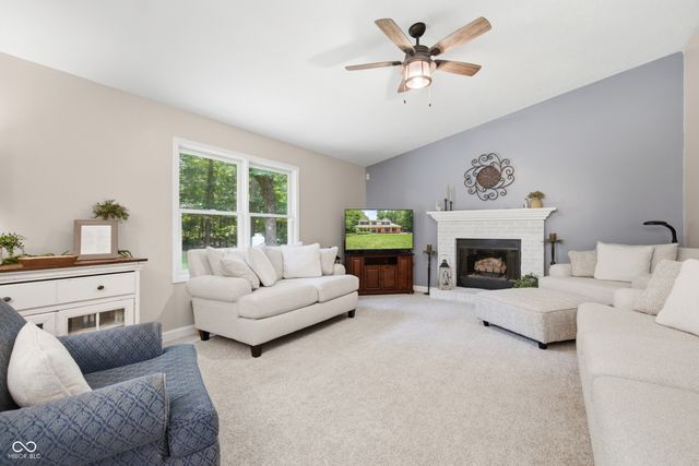 1359 S Paradise Bay Boulevard, Rockville, IN 47872