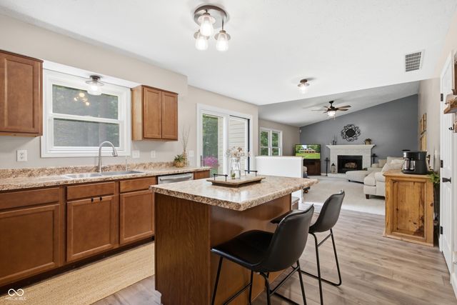 1359 S Paradise Bay Boulevard, Rockville, IN 47872