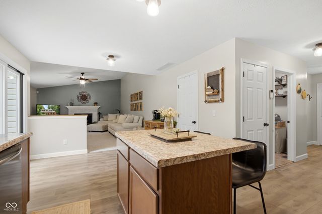 1359 S Paradise Bay Boulevard, Rockville, IN 47872