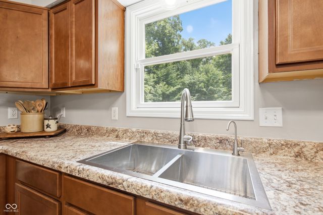 1359 S Paradise Bay Boulevard, Rockville, IN 47872