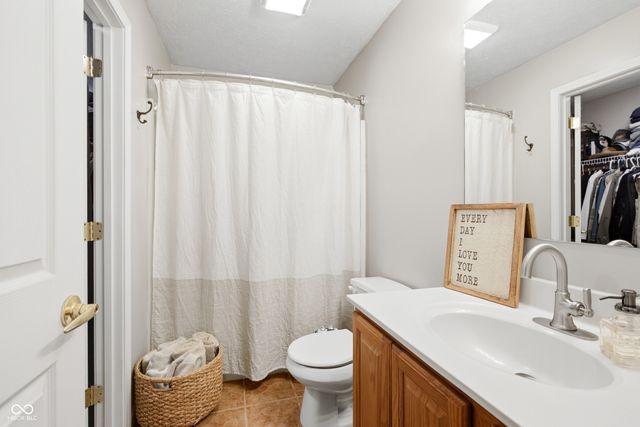 1359 S Paradise Bay Boulevard, Rockville, IN 47872