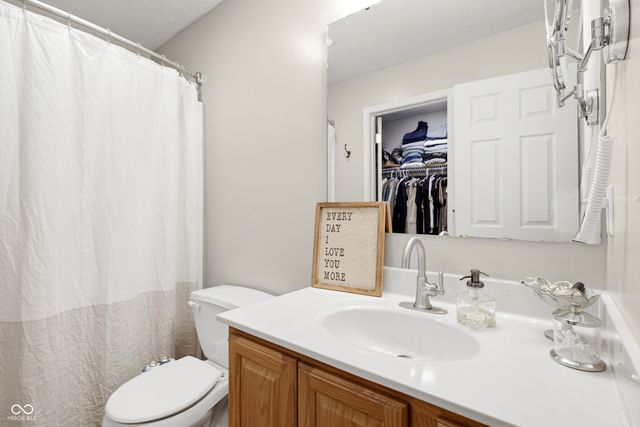 1359 S Paradise Bay Boulevard, Rockville, IN 47872