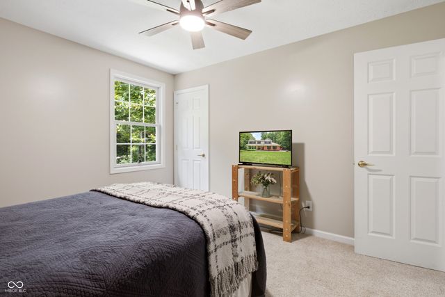 1359 S Paradise Bay Boulevard, Rockville, IN 47872