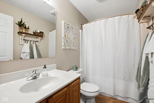 1359 S Paradise Bay Boulevard, Rockville, IN 47872