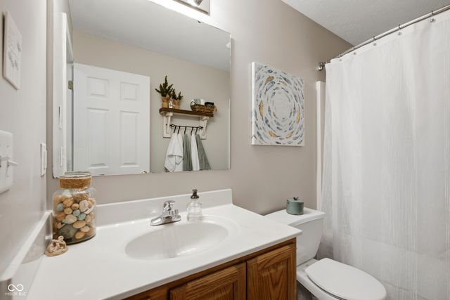 1359 S Paradise Bay Boulevard, Rockville, IN 47872