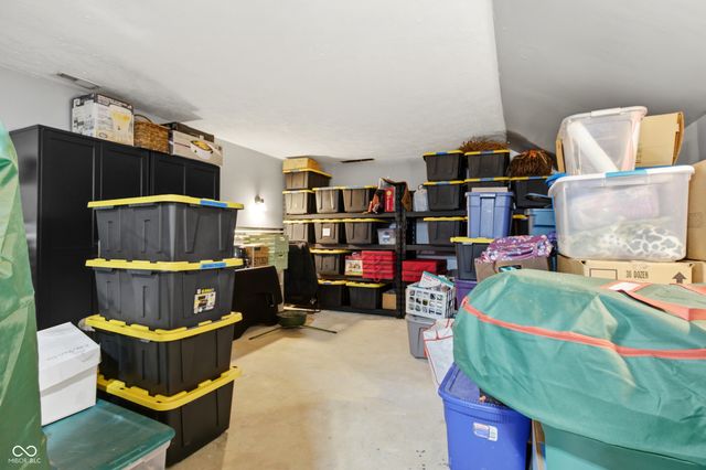 1359 S Paradise Bay Boulevard, Rockville, IN 47872