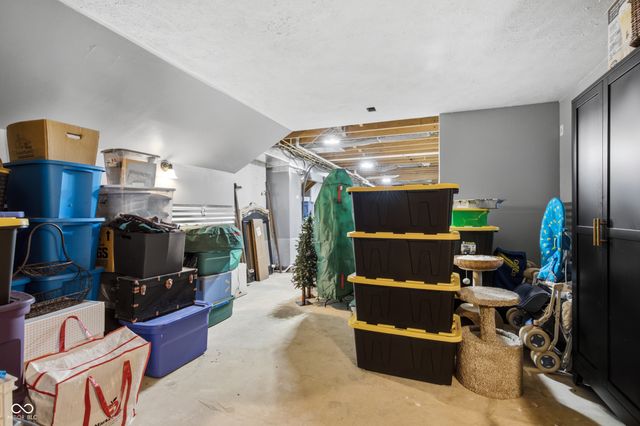 1359 S Paradise Bay Boulevard, Rockville, IN 47872