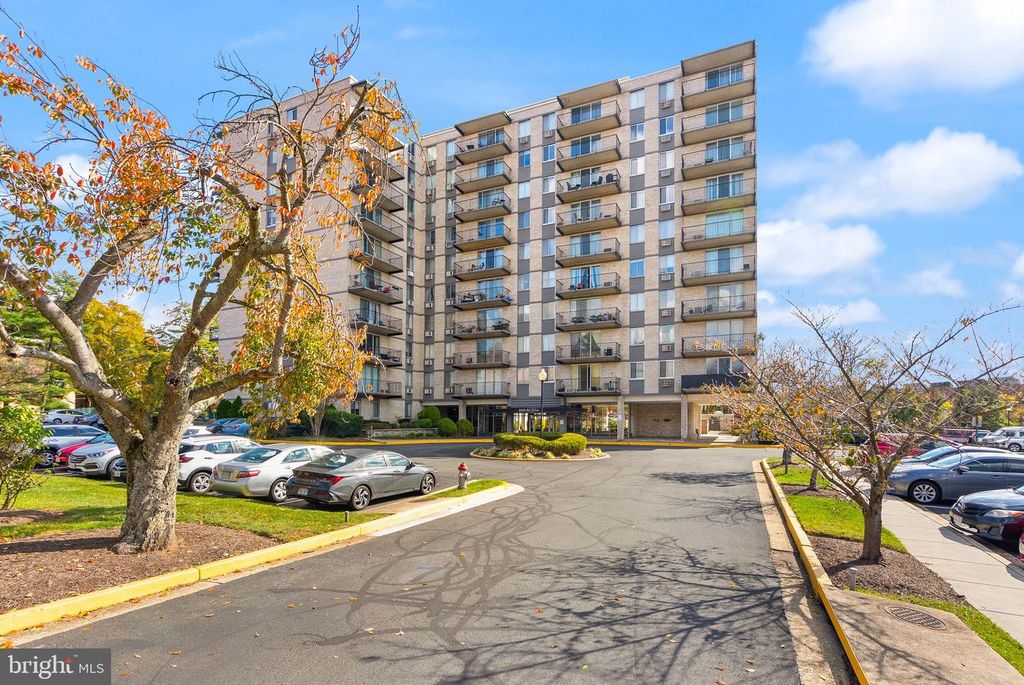 3245 RIO DR #608, Falls Church, VA 22041