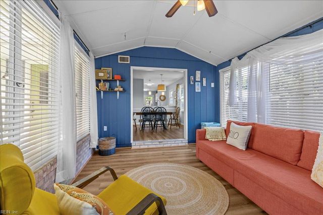14 Huguenot RD, Newport News, VA 23606
