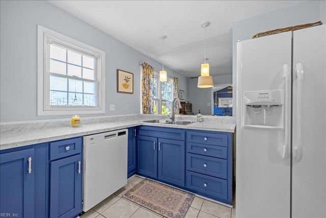 14 Huguenot RD, Newport News, VA 23606