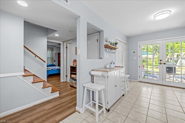 14 Huguenot RD, Newport News, VA 23606